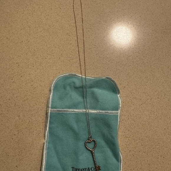 Tiffany Co Silver Twist Heart Key Necklace Pendant Charm 18 inch silver chain - Picture 5 of 10